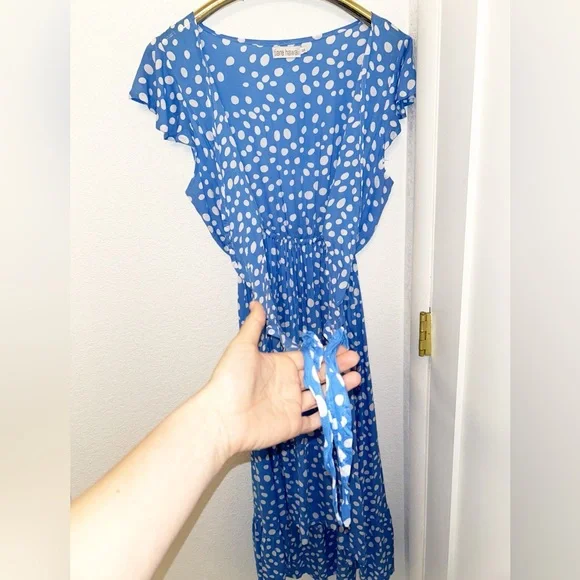 TIARE HAWAII The Blake high-low V-neck tie front dress in Bambi Print SZ: medium - Picture 13 of 16